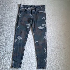Billabong camouflage denim pants size 28